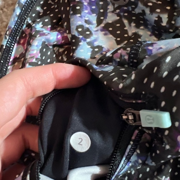 Lululemon Run: Top Speed Crop *Full-On Luxtreme
Floral Sport Tranquil Blue Multi - Picture 3 of 3